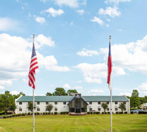  Carolina Pine Inn  Пайнблафф